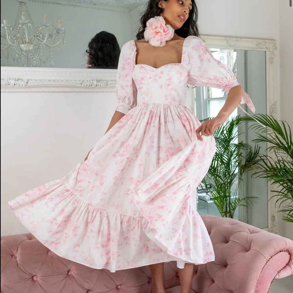 Fanciful Doll - Chantilly Rose Windsor Dress